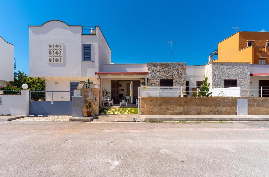 Boncore House | Villino Summer by BarbarHouse