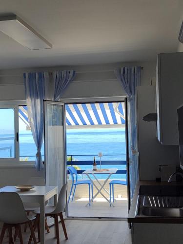 Sant'Alessio Siculo Apartment | vinaka