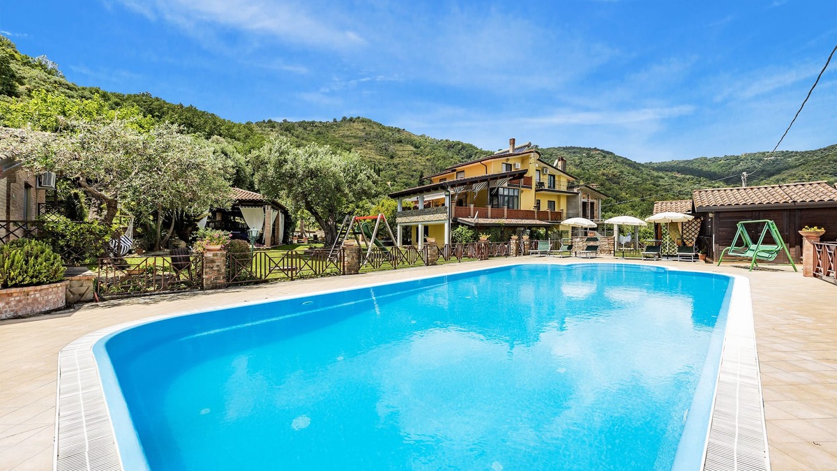 Casal Velino Ski Chalet | Vineyard Dépendance With Shared Pool, Casal Velino, Italy