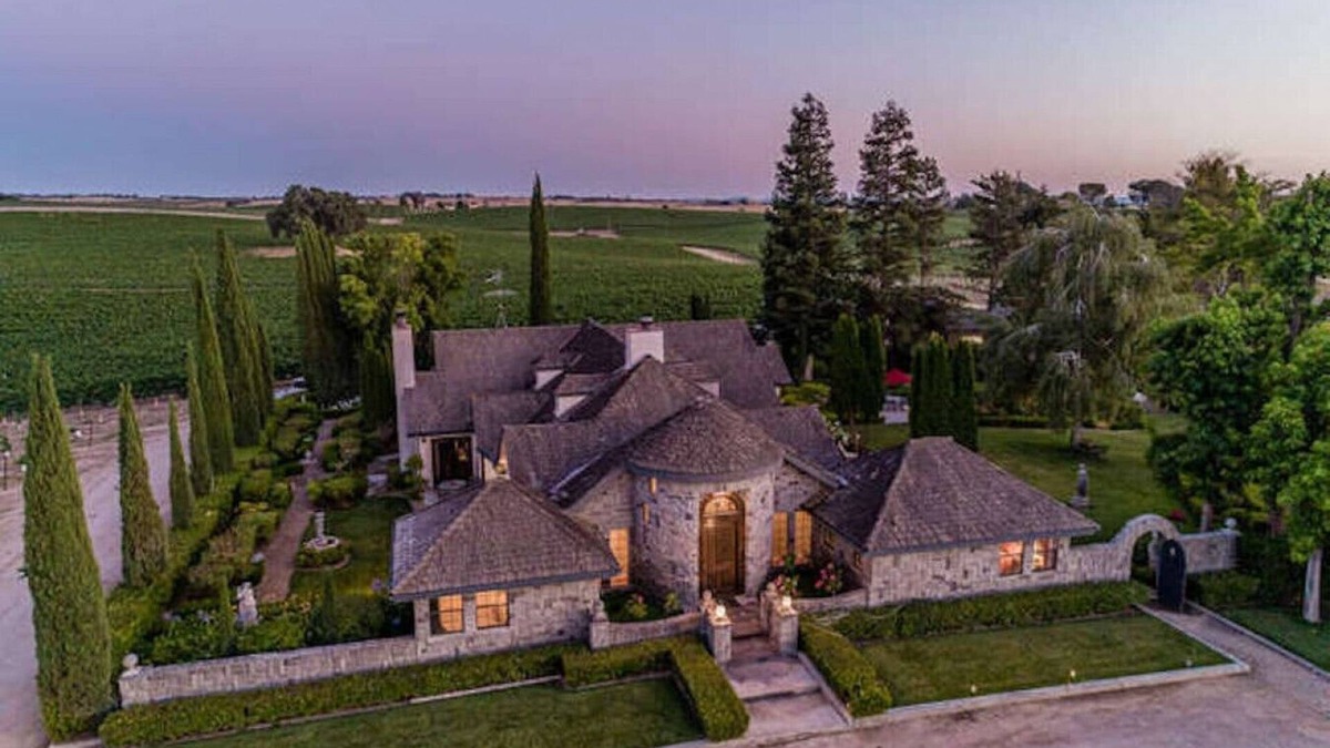 Paso Robles Villa | Vineyard English Garden