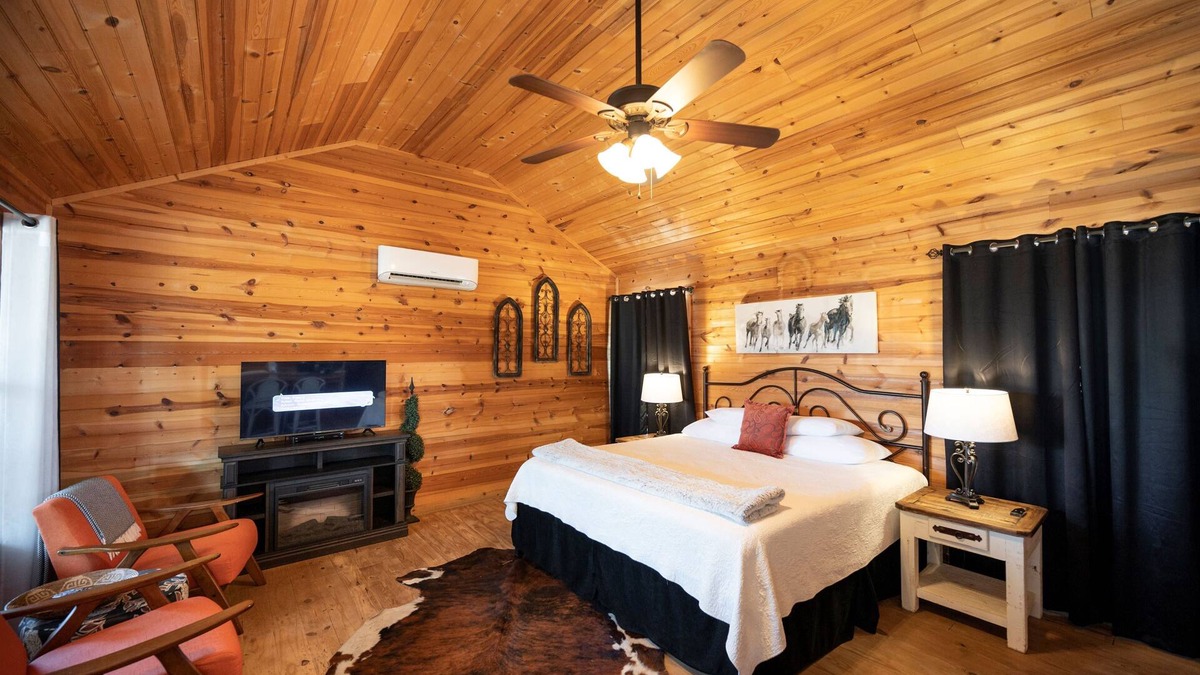 Fredericksburg Cabin | Vineyard-Fredericksburg Texas
