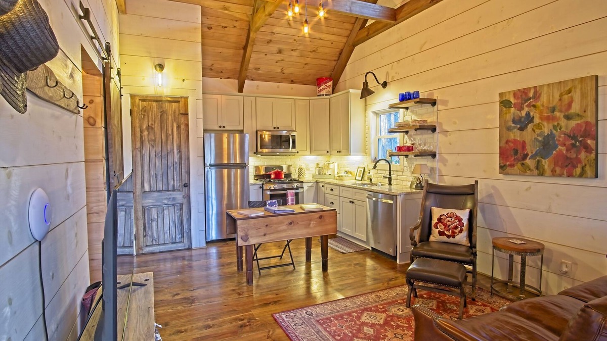 Ellijay Cabin | Vineyard Waterfall Cabin+Free Tasting on Turkey Creek