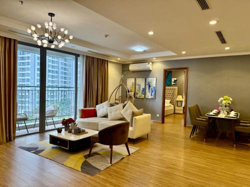Hai Ba Trung Apartment | Vinhomes Times City - QMP