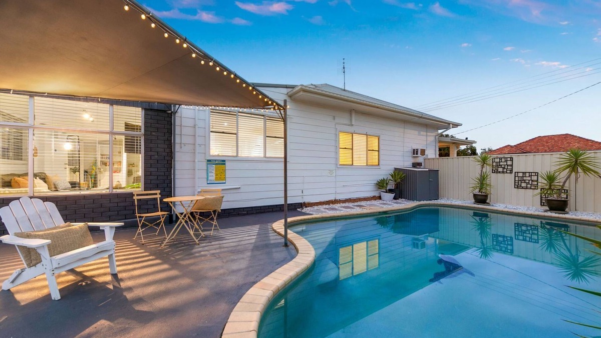 Cessnock House | Vino Poolhouse – A Perfect Blend of Comfort and Style