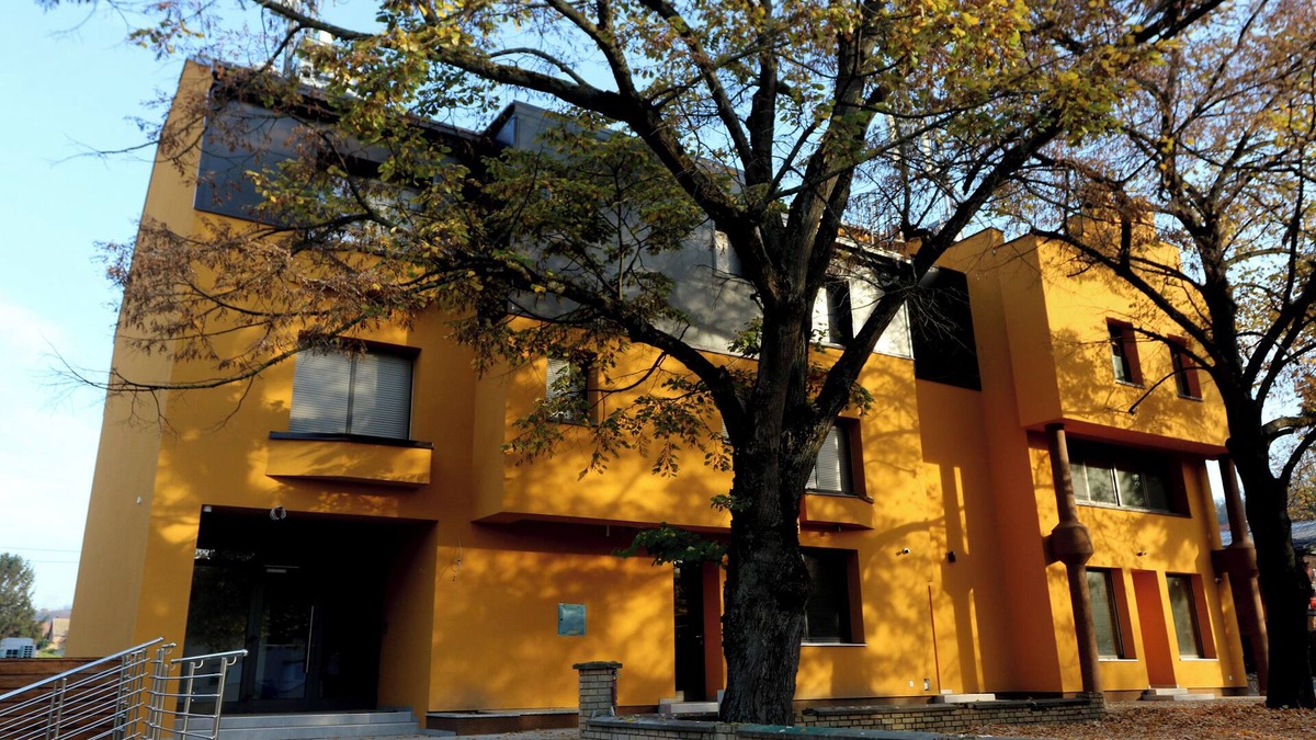 Aljmas Hotel | VINOTEL BRZICA ALJMAŠ