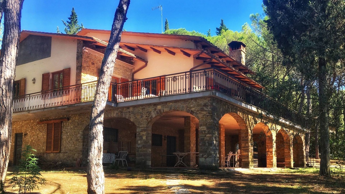 San Donato in Poggio Villa | Vintage 70s Home - your place in Tuscany. Holiday Home, Events & Retreats.
