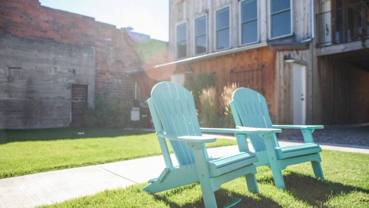 Historic Livingston Condo | Vintage Condo - The Livingston House: Modern Luxury & Vintage Charm