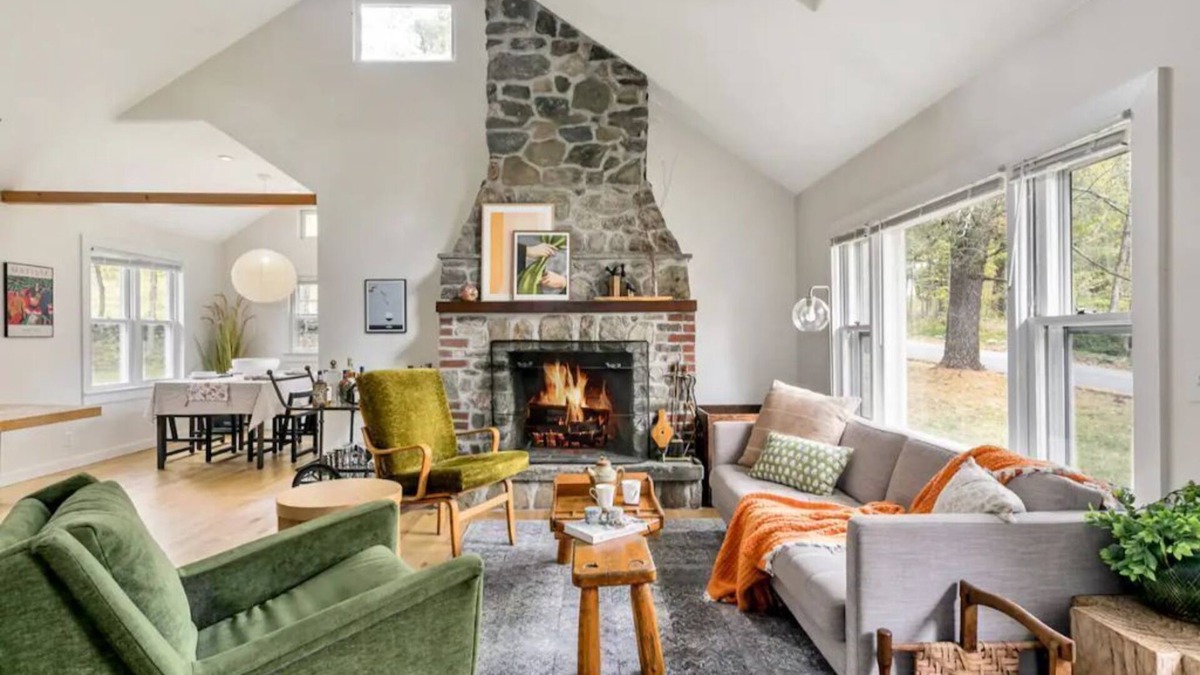 Hollowville Cottage | Vintage Country Home with Games, BBQ & Trails, & 20 Min to Hudson