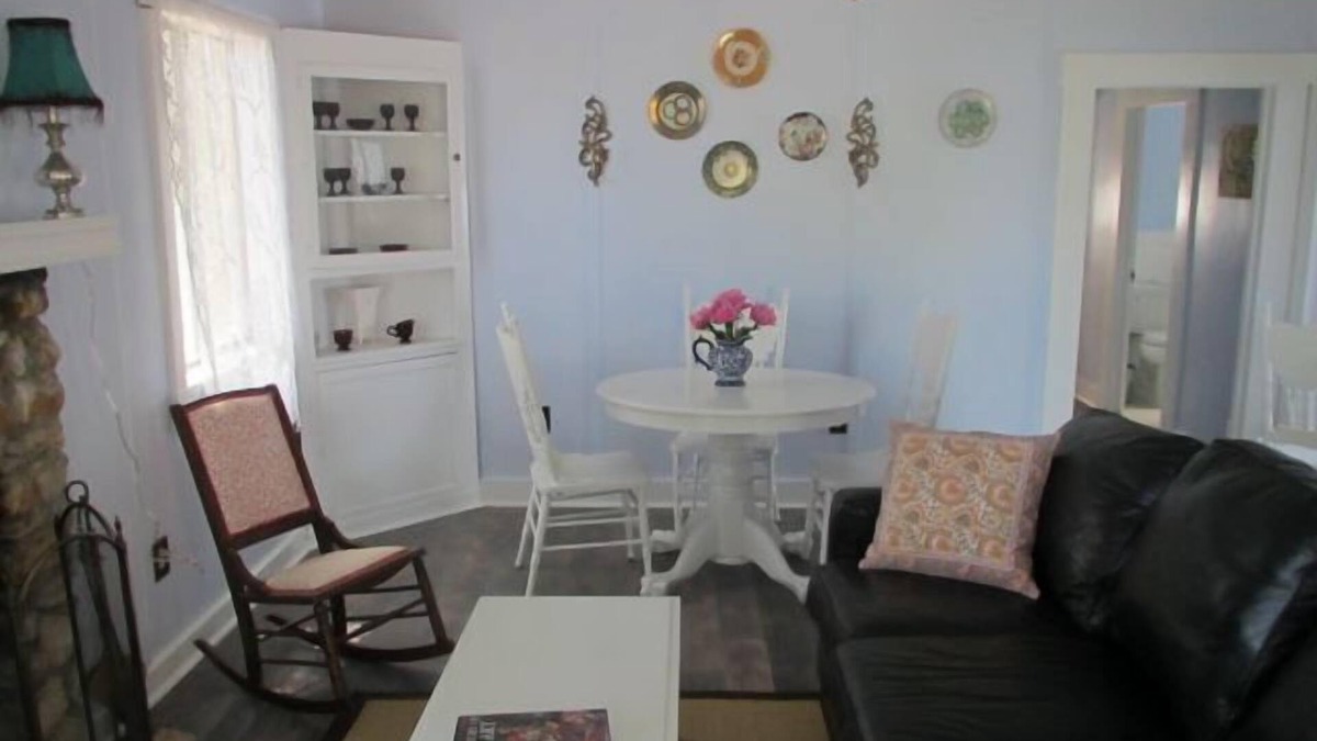 North Fork Other | Vintage farm house in the Sierra Foothills, minutes from Bass Lake and Yosemite