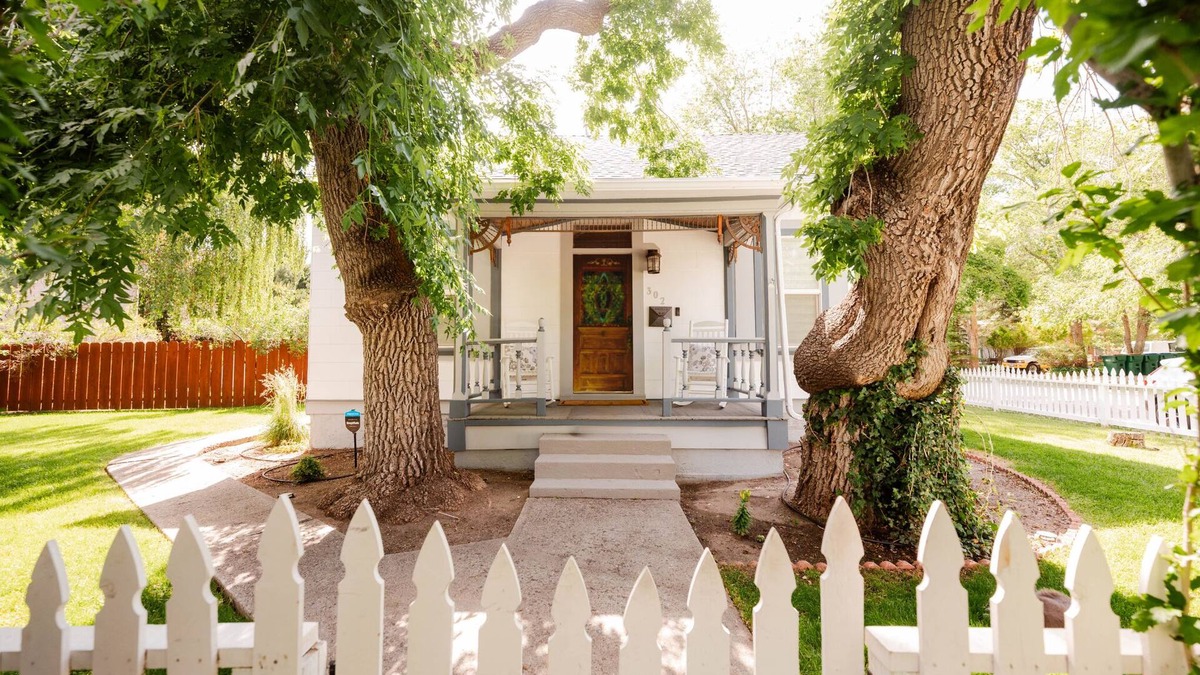 Carson City House | Vintage Gem 5-minute walk to Downtown Carson City! 25 minute drive to Lake Tahoe