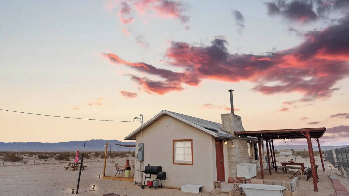 Wonder Valley Cabin | Vintage Joshua Tree Park Gem! Old Dale Ranch Retreat on private 5 acres.