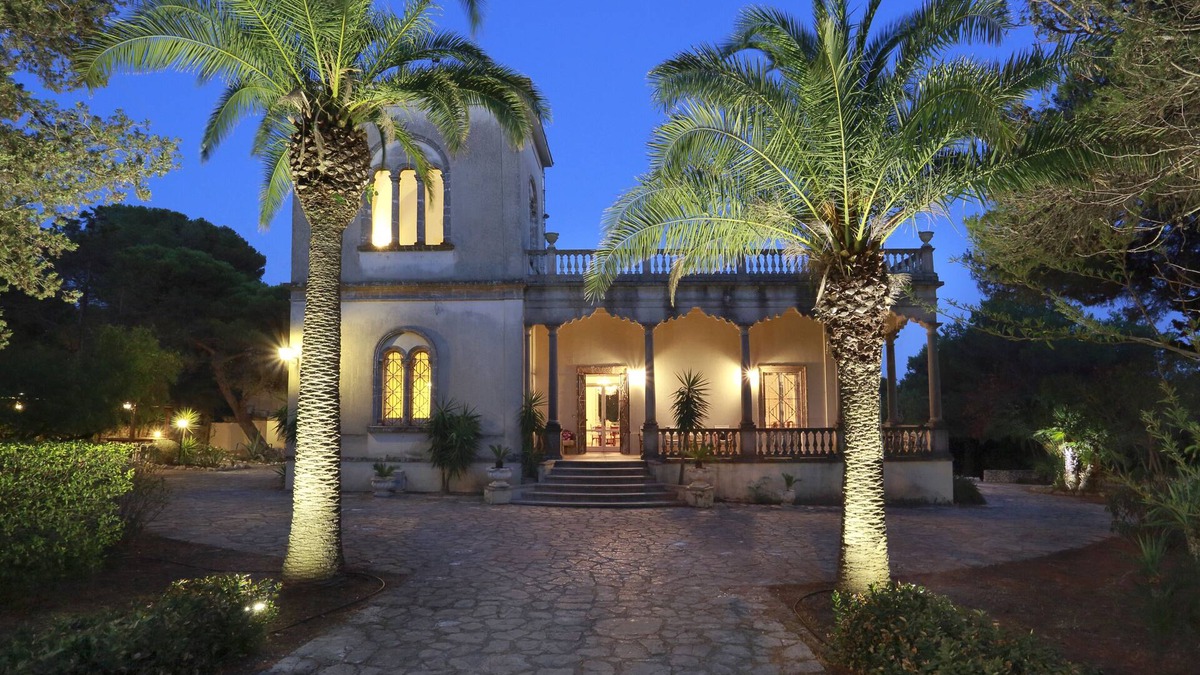 Santa Caterina Villa | Vintage villa with swimming pool surrounded by the park of 4 hectares 5 minutes walk sea