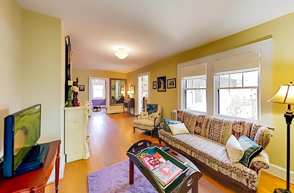 Hendersonville House | Vintner's Cottage