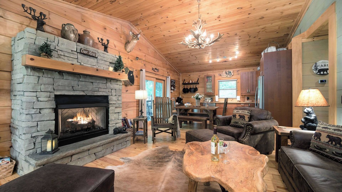 Cullowhee Cabin | Visit WCU & Ski Sapphire Valley! Smoky Mtn Cabin