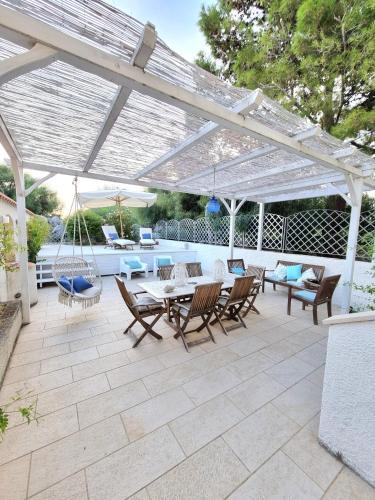 Falerna House | VISTA MARE Su tre piani con giardino