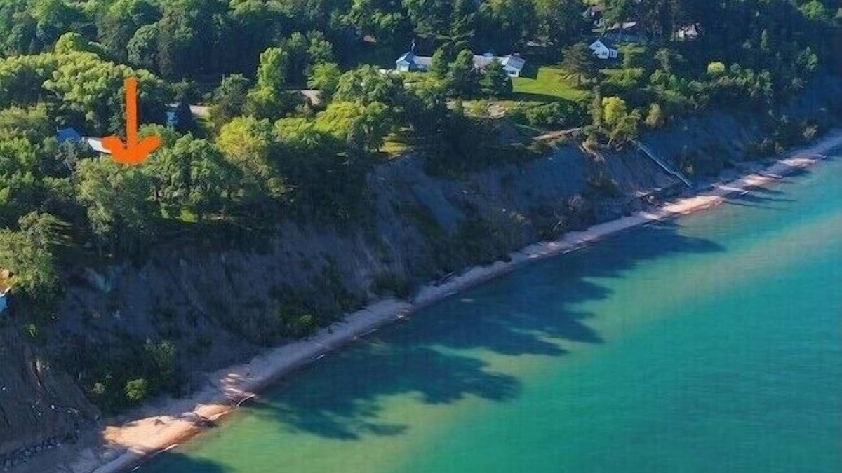 Riverside House | Vista Michigana, Vista Michigana