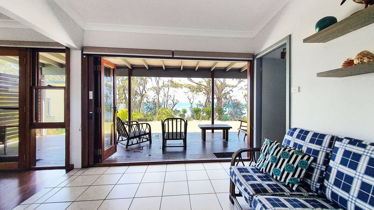 Sanctuary Point House | Vista Point - Your Waterfront Sanctuary Point Break