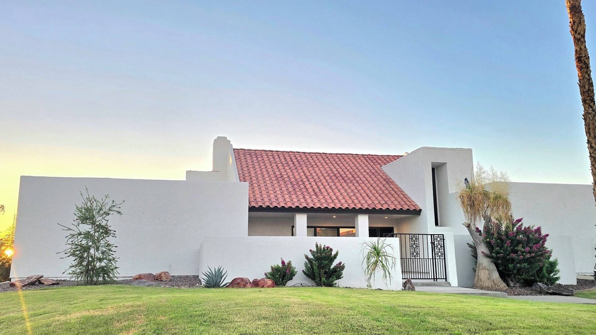 Yuma House | Vista Views! Large Double Master 4 bed/4 bath close to Hospital!