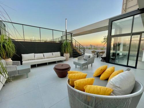 Aclimacao Apartment | Vista XV by Housi