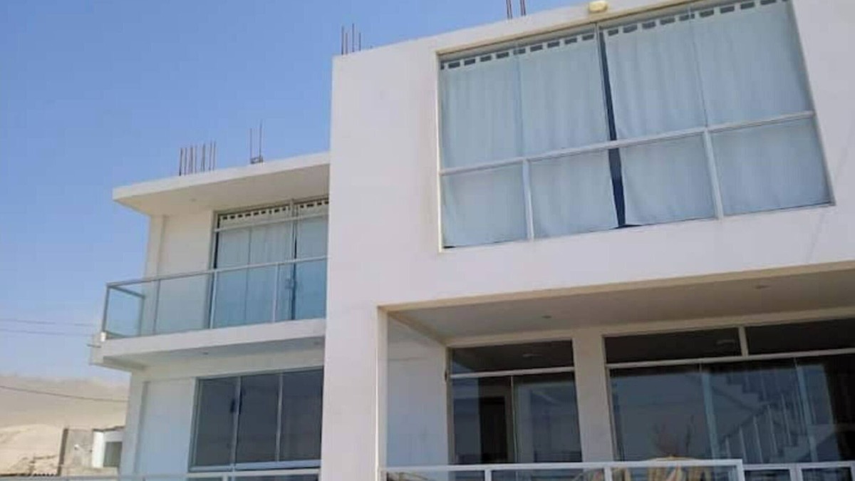 Samuel Pastor House | VISTAMAR Beach House with Pool, first row.