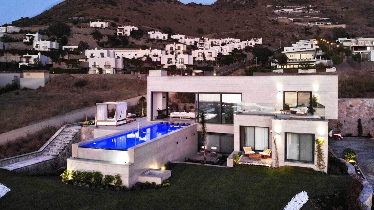 Bodrum City Center Bed & Breakfast | VistaPort A - PrivateChef & Housekeeping & Concierge -