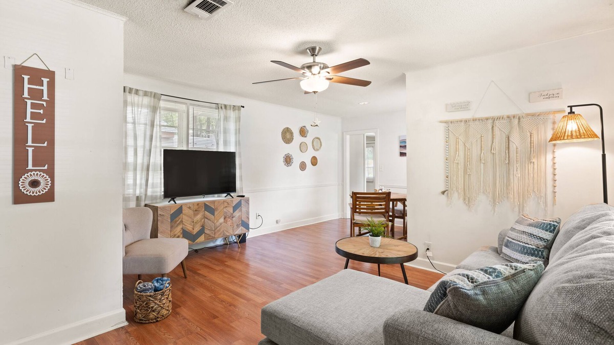 Brunswick House | Vitamin Sea | 2 Bed, 1 Bath