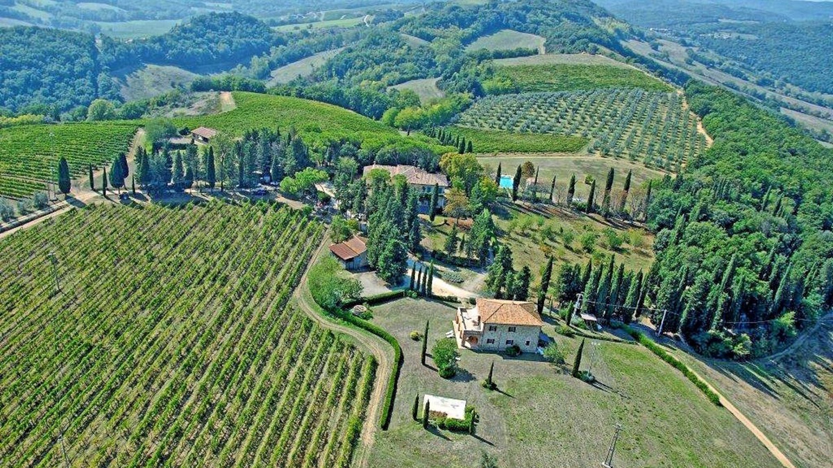 San Gimignano Apartment | Vittoriana 3 - Country house with swimming pool in San Gimignano, Tuscany