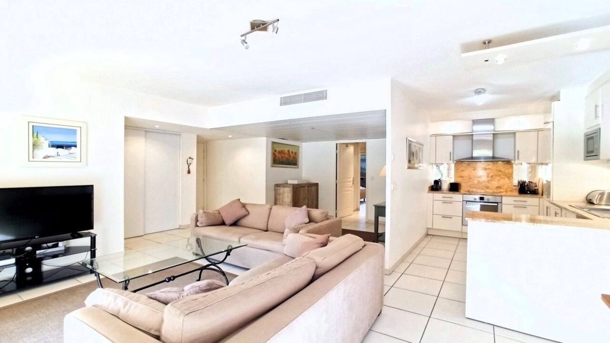 Cannes City Centre Apartment | Viva Riviera 2 Bedrooms with 2 terraces and swimming pool