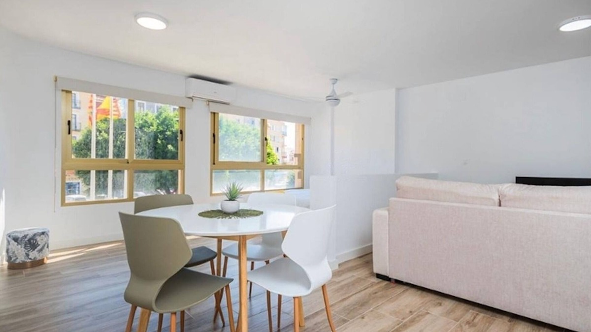 Old Town Apartment | Vive la Vila cozy apartment by the beach