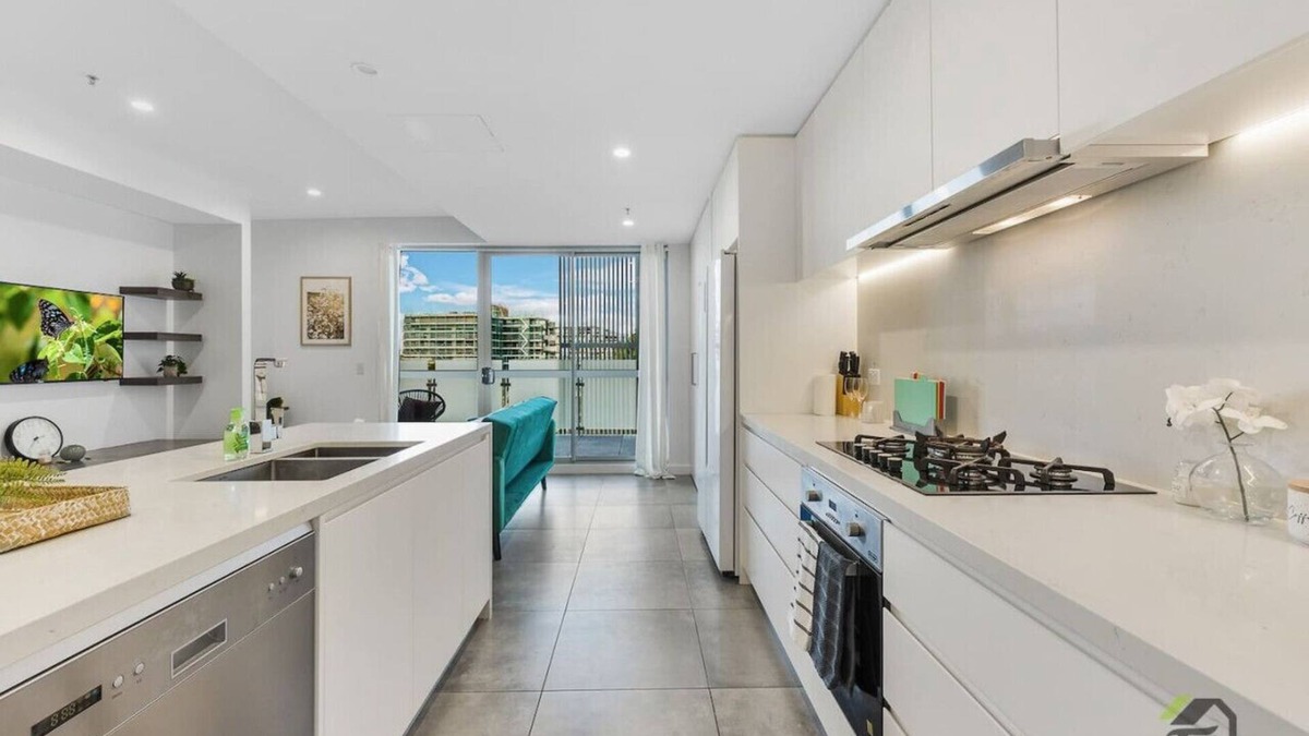 Mascot Apartment | Vivid Condo in mascot 2B1B