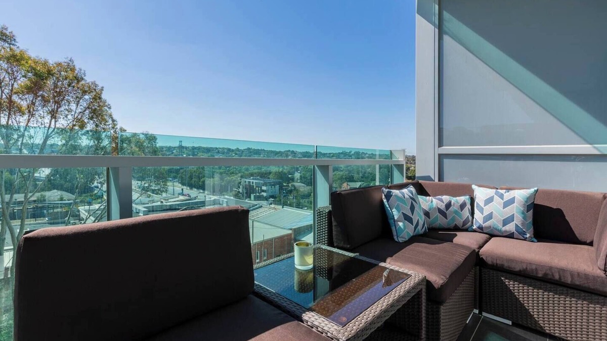 Glen Iris Apartment | Vivid on Malvern Road A Convenient Lifestyle Stay