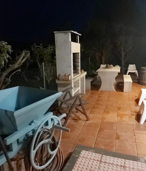 Salceda de Caselas House | Vivienda con jardin terraza y barbacoa