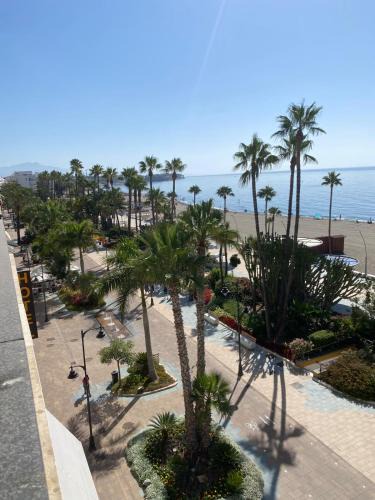 Historic Center of Estepona Apartment | Vivienda Monterreal primera línea playa