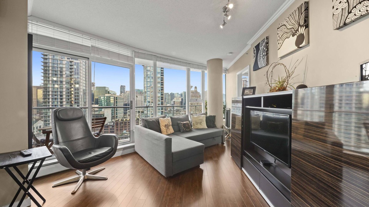 Gastown Apartment | Vlinderhof West 2 Bedroom 2 Bathroom Family sized home with game room & balcony