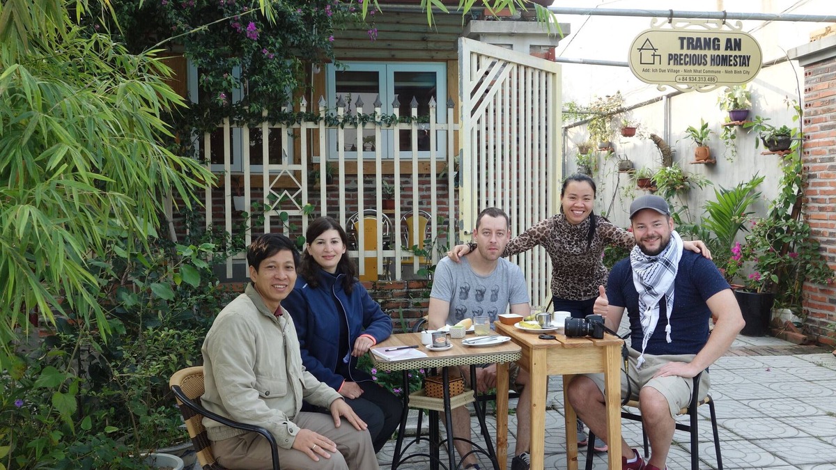 Ninh Binh Ski Chalet | Trang a precious host family