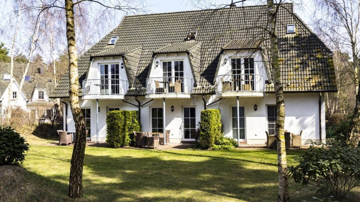 Neuhaus Apartment | Vom Kiefernwald zum Strand