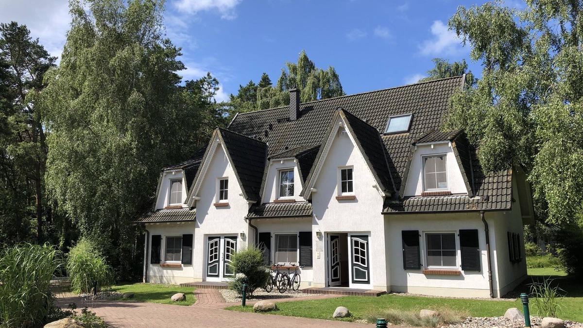 Neuhaus Apartment | Vom Kiefernwald zum Strand