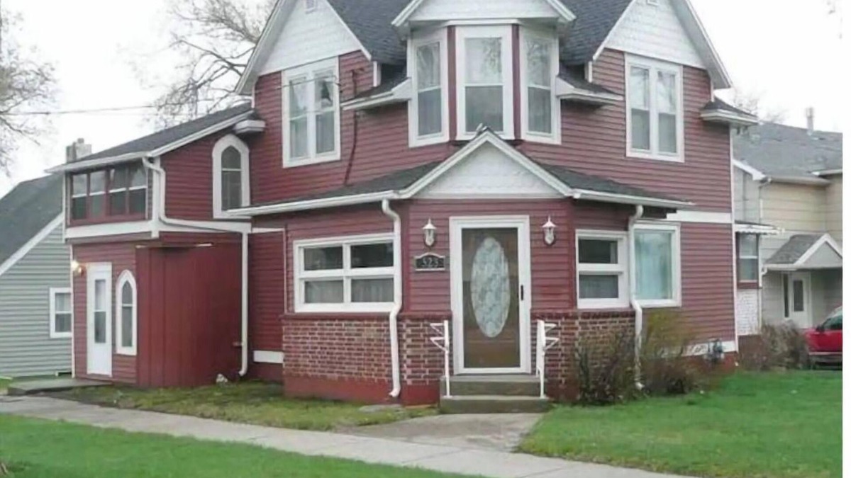 Bismarck House | Voted the Top short-term rental in BISMARCK!