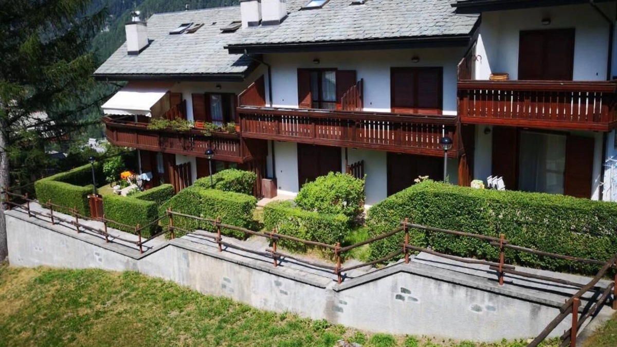 Caspoggio Apartment | Vrbo Property
