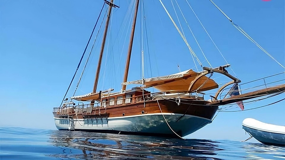 Magazzeno Boat Rental | Vrbo Property