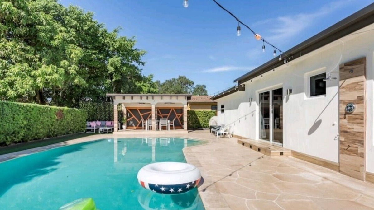 North Lauderdale House | Vrbo Property