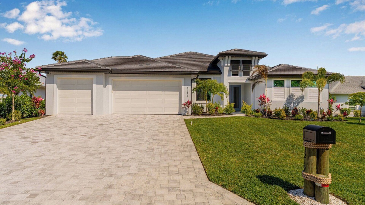 Caloosahatchee Villa | VRCC Villa Morning Sunshine