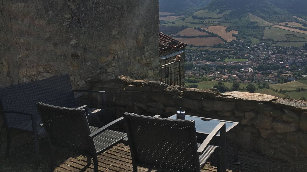 Saint-Georges-de-Luzencon Apartment | Vue,terrasse,balcon,calme,hameau,tour Médiévale Perchée