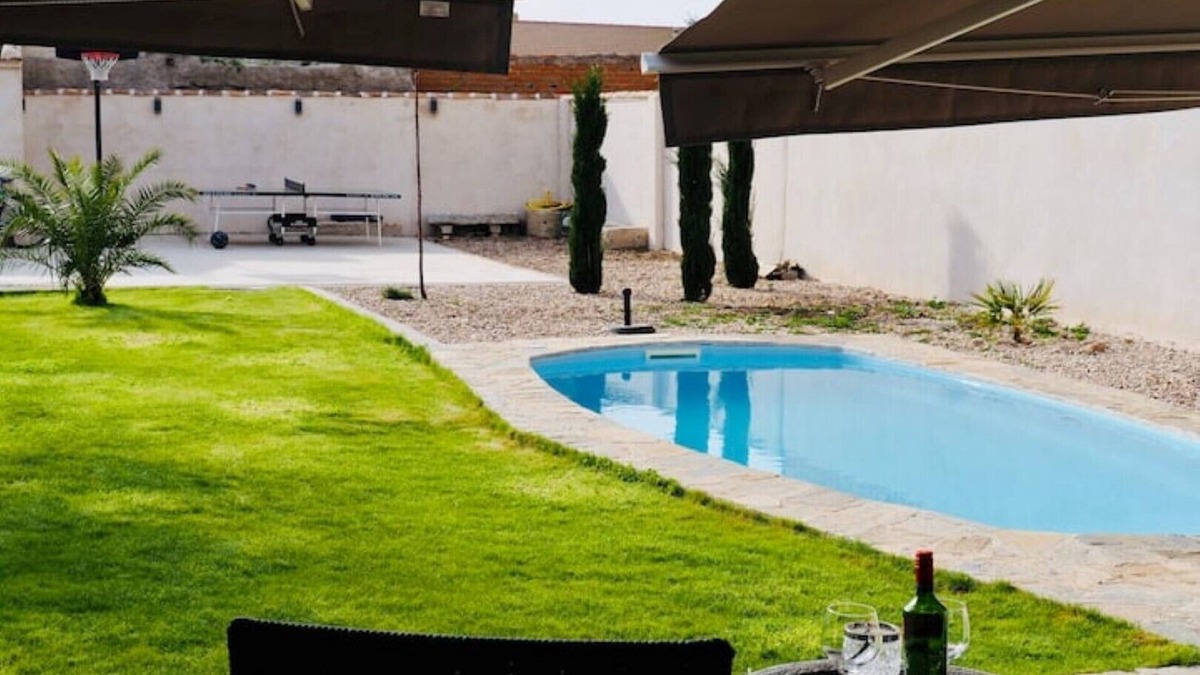 Totanes Apartment | VUT Mandres