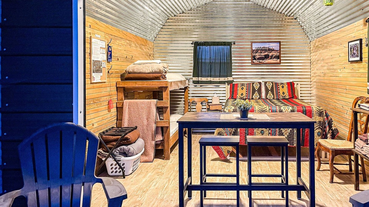 Monticello Cabin | W-W: Primrose Cabin, Glamour Camping in Tiny Home Glamping Villa