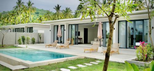 Sumbawa Barat Hotel | W&W Private two-bedroom villa with swimming pool