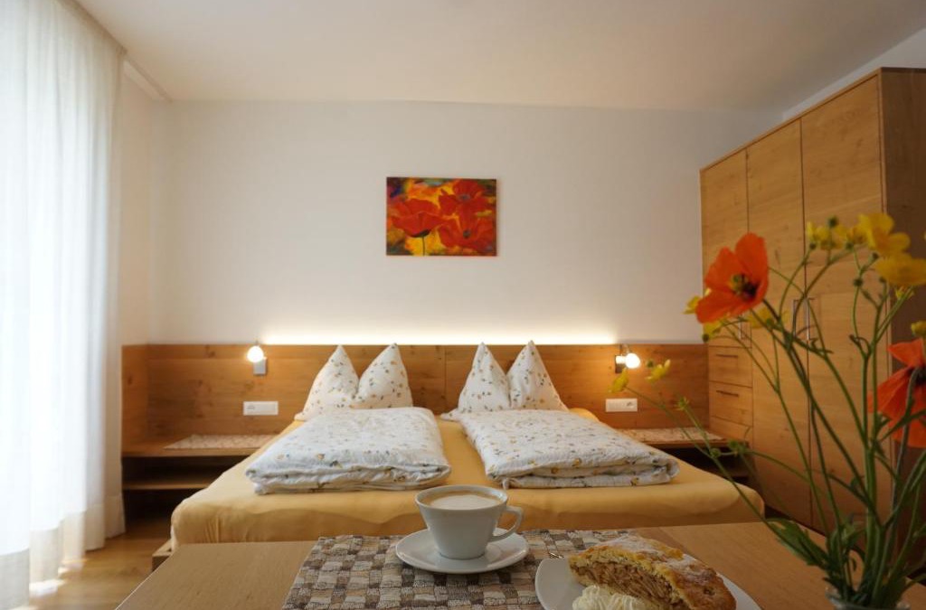 Silandro Apartment | Waalhof Ferienwohnung Mohnblume