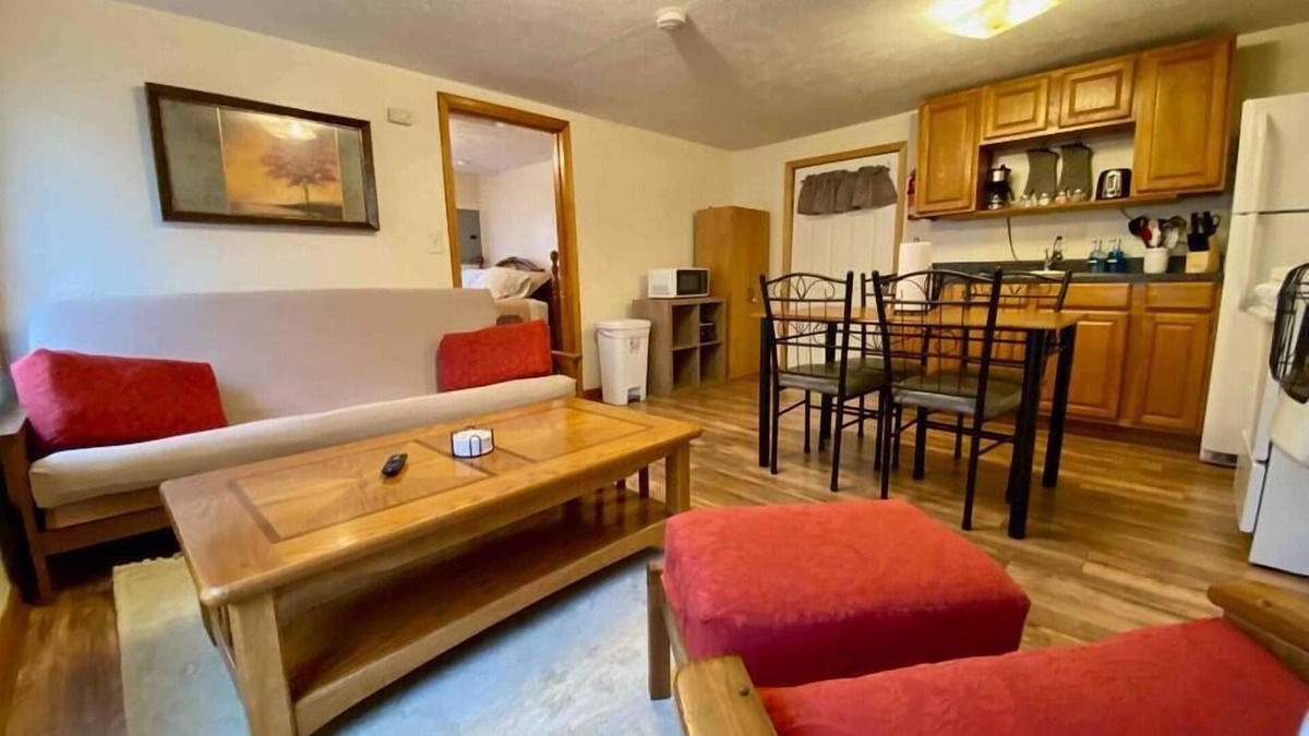 Wabash Apartment | Wabash Eagles Nest 171.5 Apt., 2nd Floor