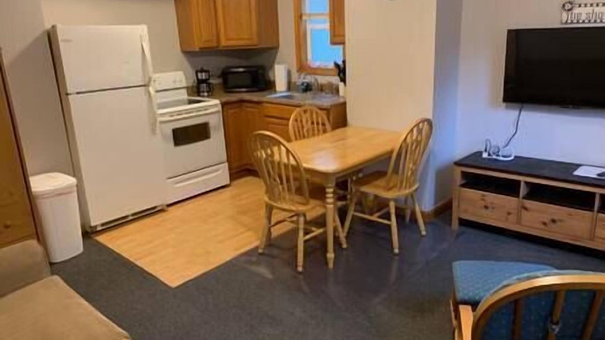Wabash Apartment | Wabash Eagles Nest 171 Apt., 1st Floor