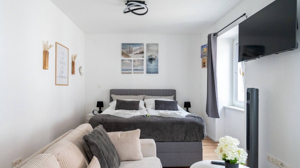 Mautern an der Donau Apartment | Wachau Oasis | 45m² | Stylish with terrace | For 4 people | WLAN & washer-dryer